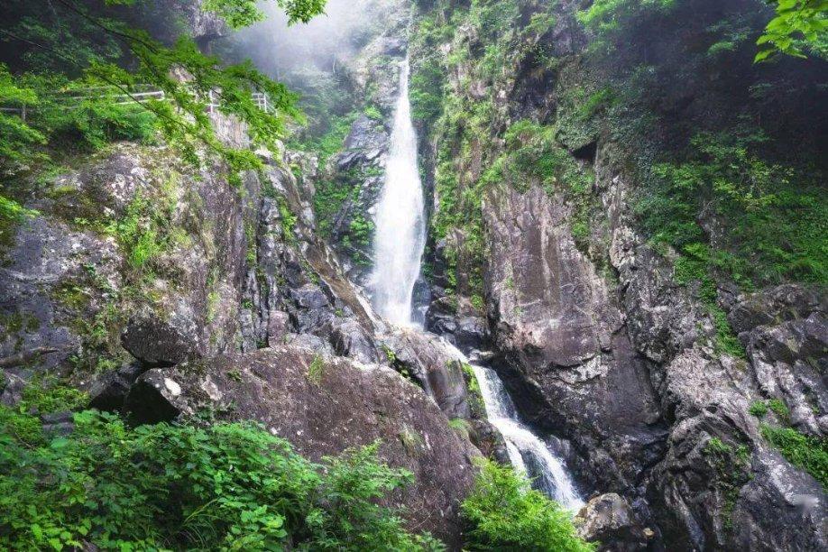 刘娘15岁靠“三寸金莲”嫁入豪门,十几年都不洗脚,丈夫却很喜欢